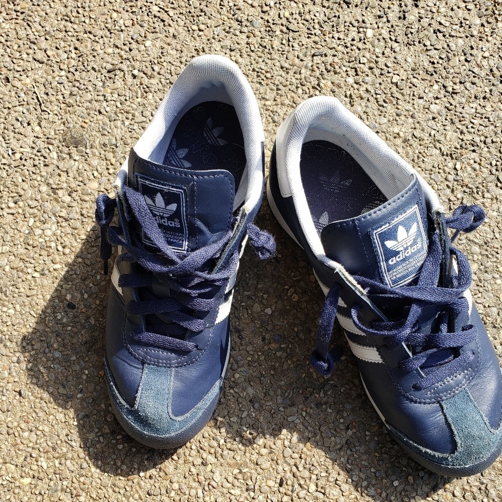 Tennis Shoes